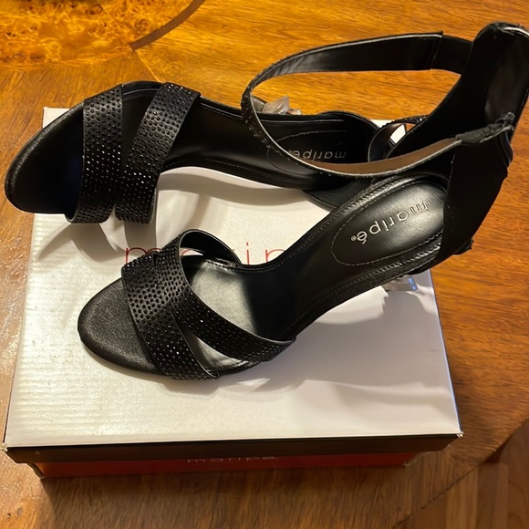 Ladies high heel shoes (worn once) - Picture 1 of 3